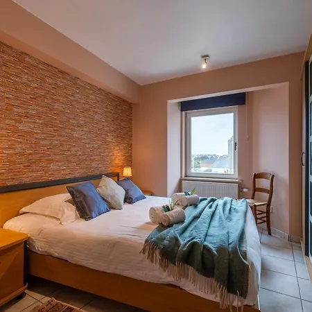 Cosy With 2 Terraces Right At The Beach Ostend