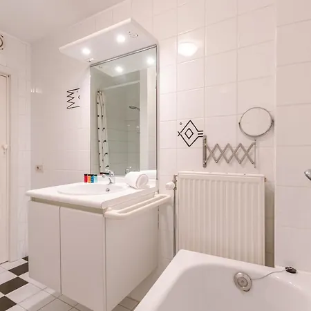 Apartment Cosy With 2 Terraces Right At The Beach Ostend