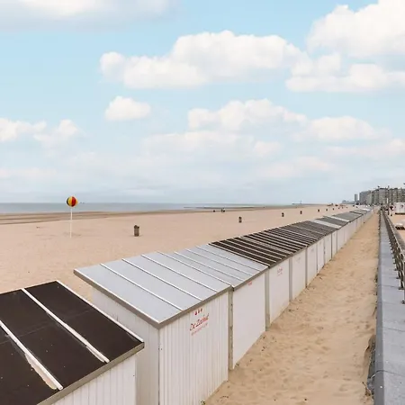Cosy With 2 Terraces Right At The Beach Ostend