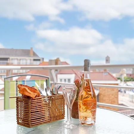 Apartment Cosy With 2 Terraces Right At The Beach Ostend